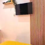 Apartment Le Moderne - Wifi - Near Train Station Reims