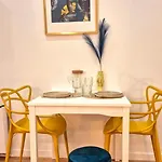 Le Moderne - Wifi - Near Train Station Apartment Reims