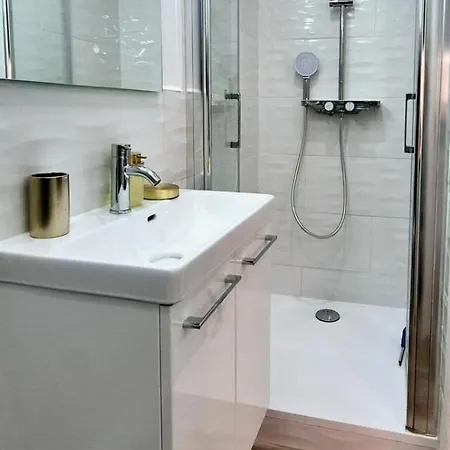 Le Moderne - Wifi - Near Train Station *