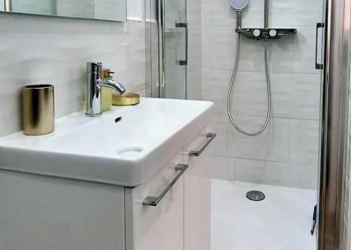 Le Moderne - Wifi - Near Train Station *